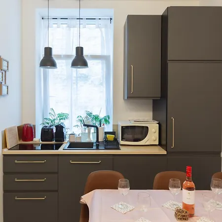 Quiet In The Bustling Center Apartamento